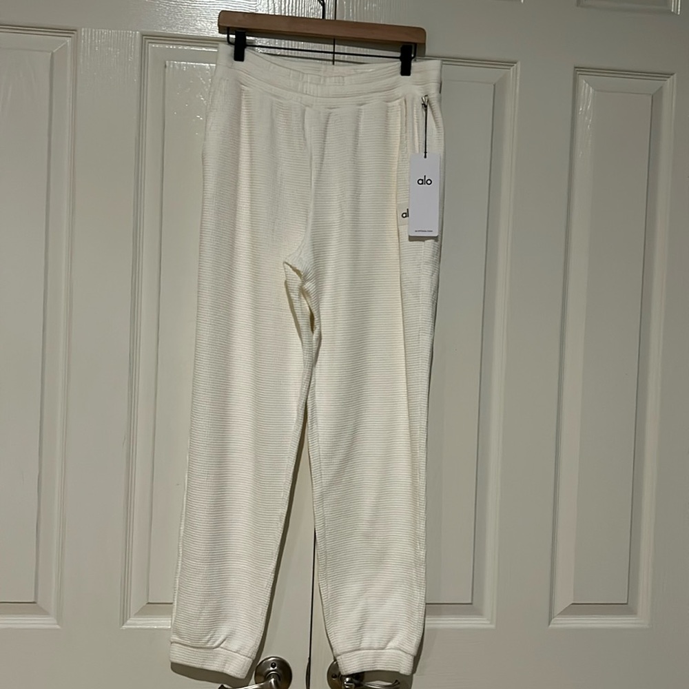 Alo Yoga ivory waffle weekend escape jogger pants